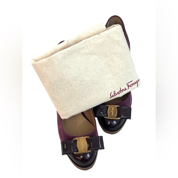 Salvatore Ferregamo burgundy suede patent pumps - Picture 9 of 10